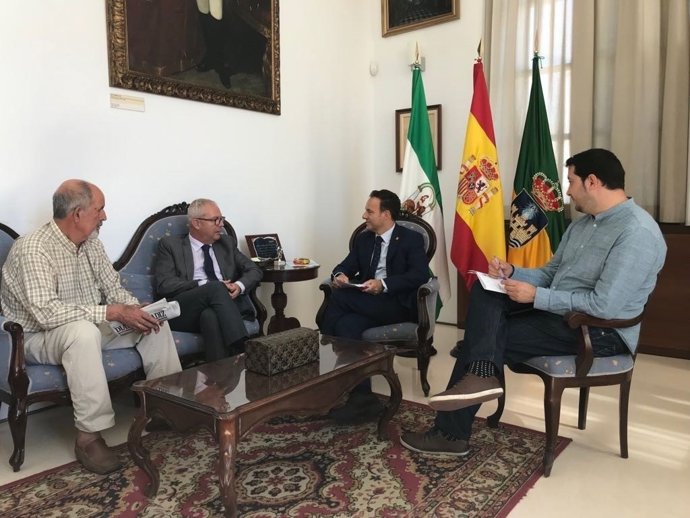 Belizón visita el Ayuntamiento de El Puerto