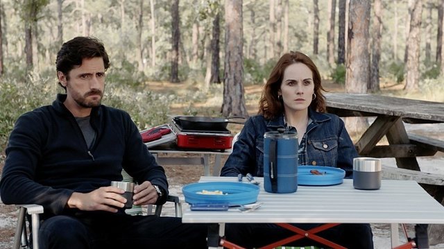 Buena Conducta, con Michelle Dockery y Juan Diego Botto