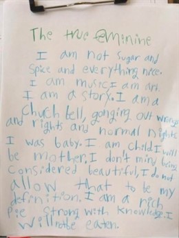 Niña de 8 años escribe un poema en favor de la mujer y se hace viral