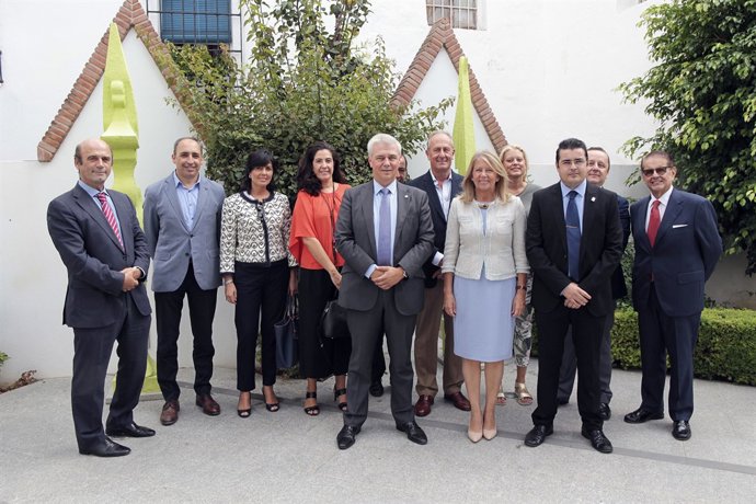 Muñoz con directores de hoteles marbella turismo