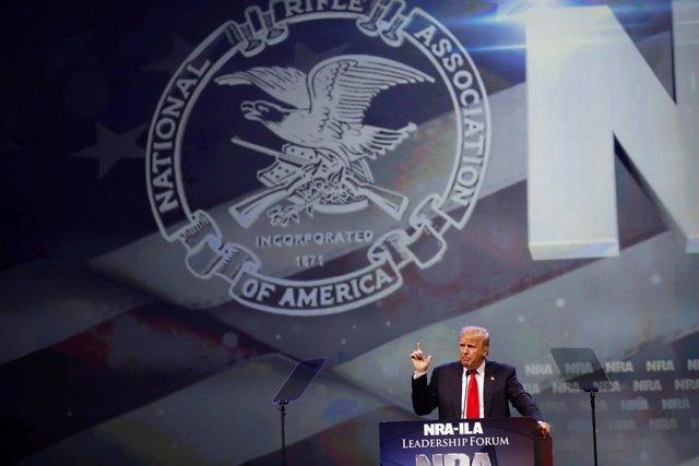 Donald Trump en un acto de la Asociación Nacional del Rifle (NRA)