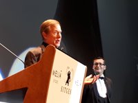 El director William Friedkin: "La única respuesta es una solución pacífica y el diálogo"