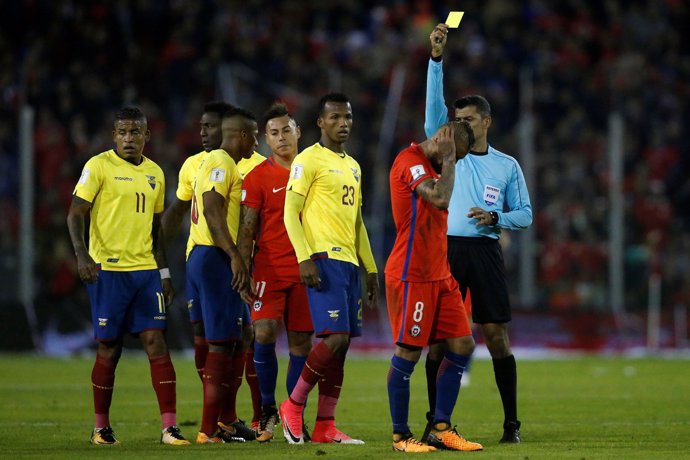 Football Soccer – 2018 World Cup Qualifiers - Chile v Ecuador - Estadio Monument