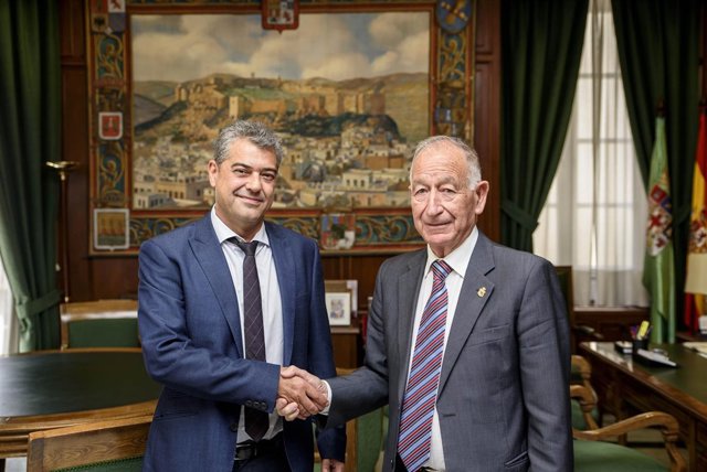 Diputación y la UAL estudiarán mejoras en las políticas sociales en Almería.