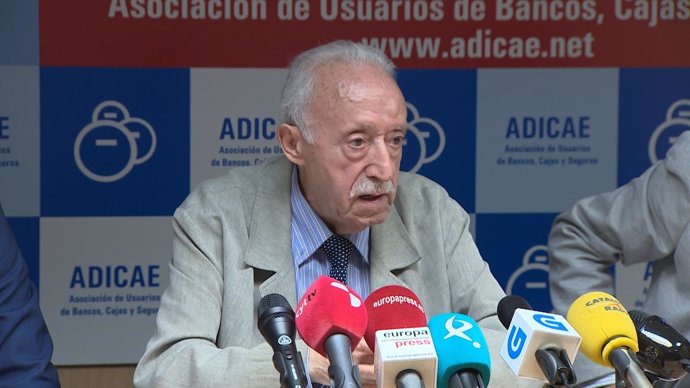 ADICAE pide "tranquilidad" a los clientes de Sabadell