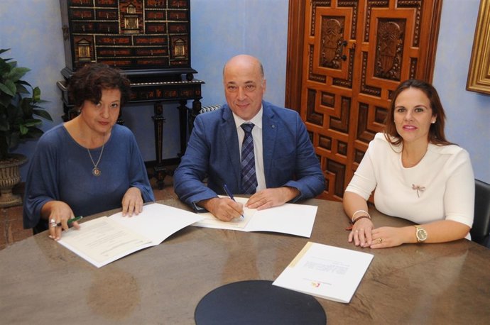 Diputación de Córdoba firma convenios con Fapa Ágora