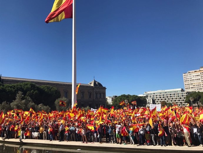 Imatge de la concentració a favor de la unitat d'Espanya a la Plaça de Colón