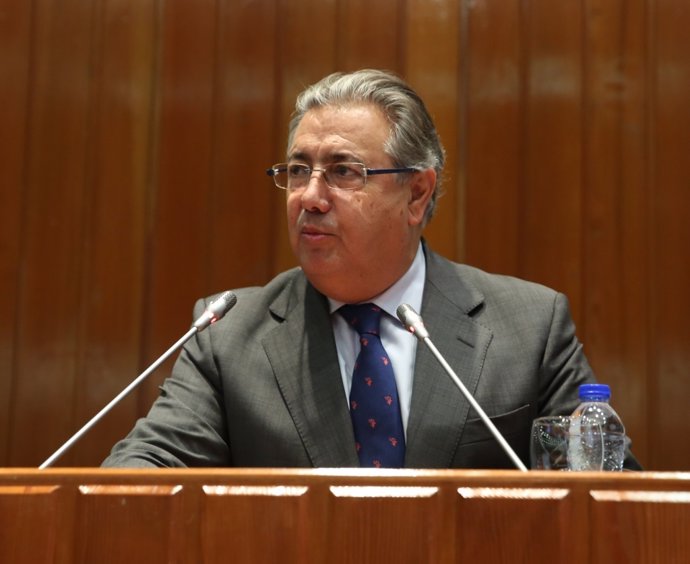 Juan Ignacio Zoido preside una entrega de las medallas