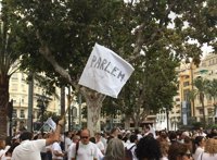 Una marea blanca reclama en València diálogo "con corazón" entre Rajoy y Puigdemont