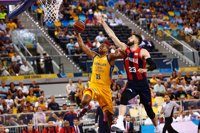 Herbalife Gran Canaria acaba con Baskonia y firma el tres de tres
