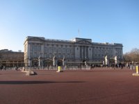 Detenida una mujer que intentaba saltar la puerta del Palacio de Buckingham