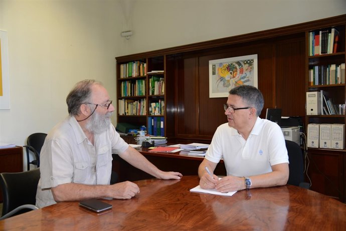 Reunión con investigadores de la cueva La Sima