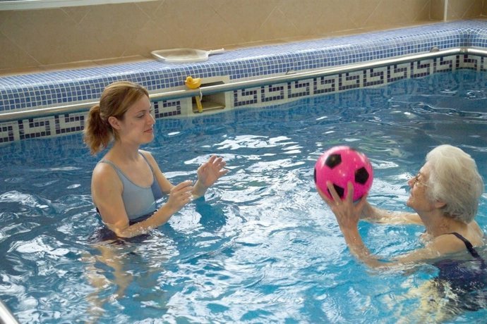 Mayores ejercico agua