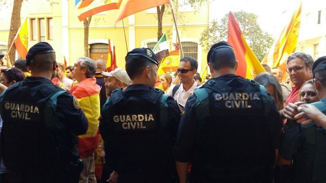 La Guardia Civil en la manifestación de Cataluña La Guardia Civil en la manifestación de Cataluña