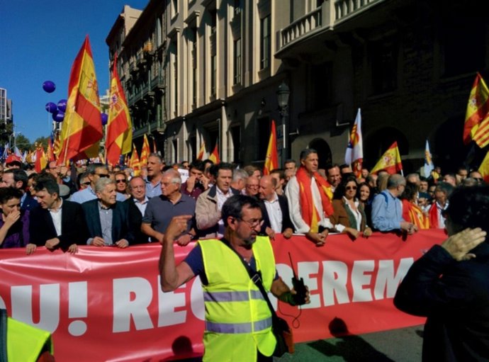 Capçalera de la manifestació de SCC a Barcelona per la unitat d'Espanya