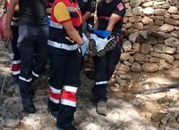 Herido un hombre al caer desde una altura de tres metros en el castillo de Dénia