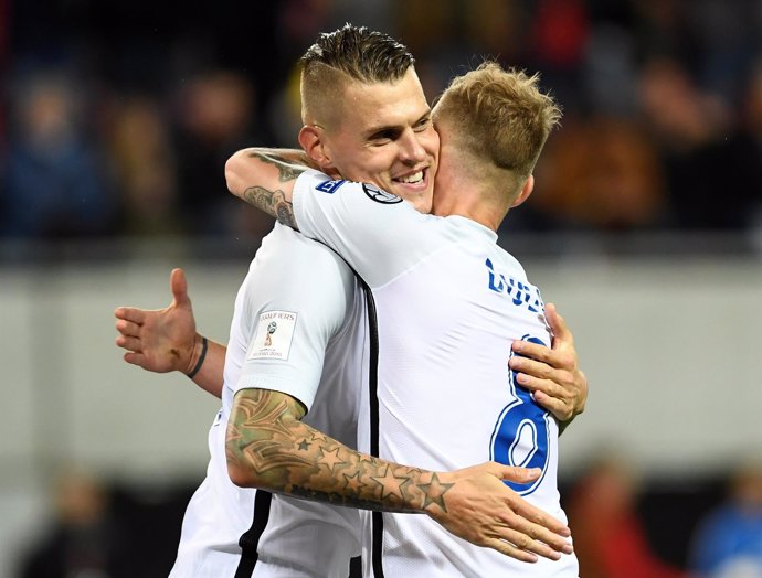 Ondrej Duda celebra un gol de la selección de Eslovaquia