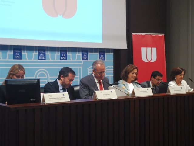 CRUE presenta el informe "La Universidad Española en cifras 2015/2016"