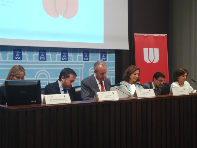CRUE presenta l'informe "La Universitat Espanyola en xifres 2015/2016"