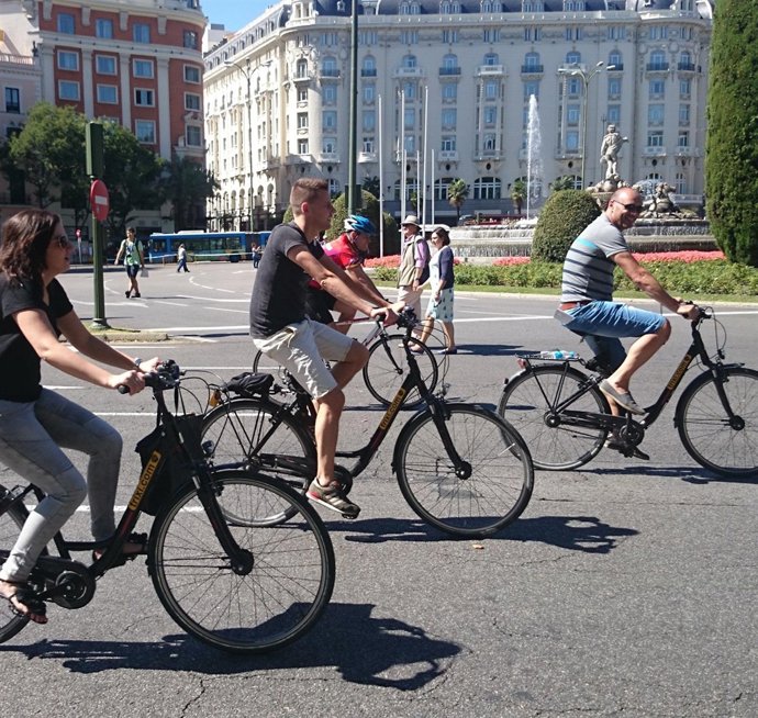 Ciclistas en Cibeles