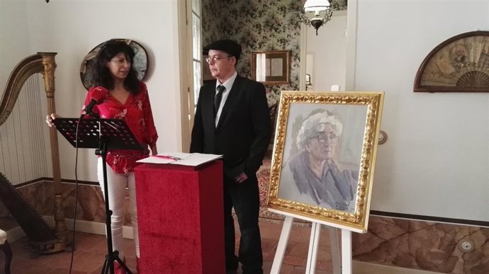 Valladolid: Redondo, y el autor del cuadro  junto al retrato