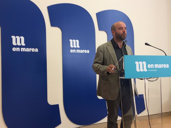 El portavoz de En Marea, Luís Villares, en rueda de prensa