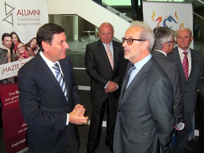  Carriedo Habla Con El Rector De La USAL.                     