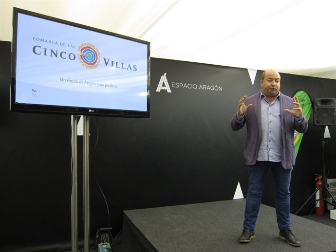 El presidente de la Comarca de Cinco Villas, Santos Navarro, hoy en Zaragoza