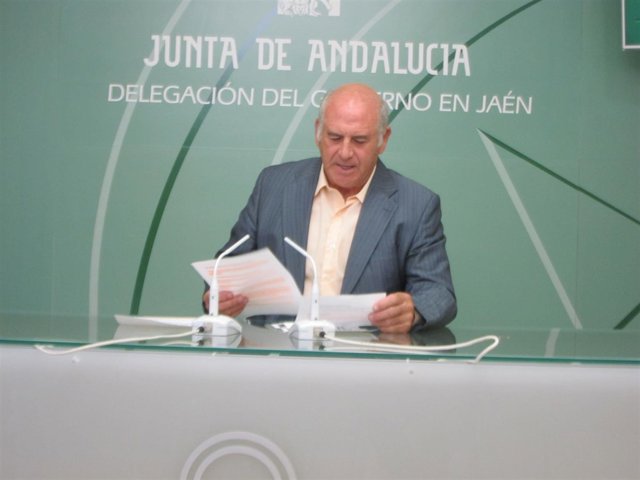 Juan Balbín durante la rueda de prensa                   