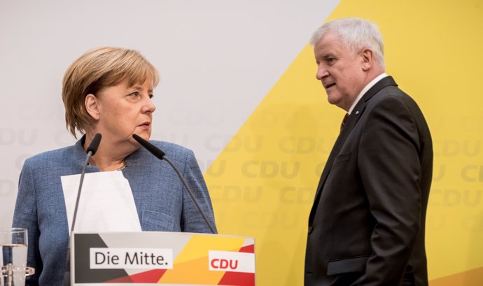 La cancellera Angela Merkel i el líder de la CSU, Horst Seehofer
