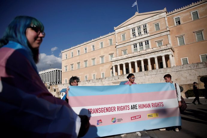 Manifestación por los derechos de los transgénero en Atenas
