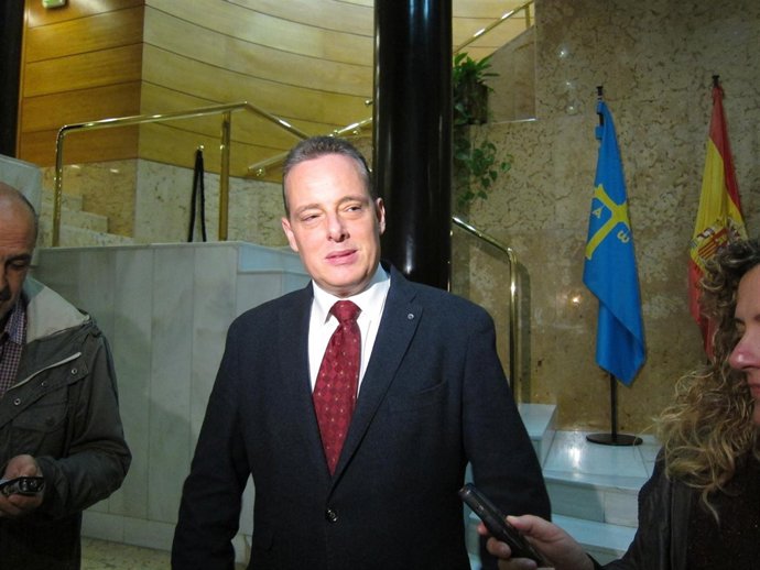 L portavoz del Grupo Parlamentario Socialista en la Junta, Marcelino Marcos