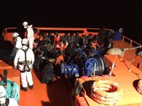Rescatan a unos 75 inmigrantes a bordo de cuatro pateras frente a las costas almerienses