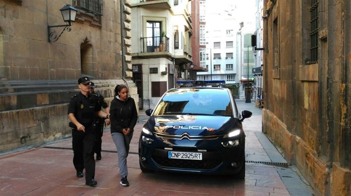 Llegada de Fadila Chardouz al TSJA