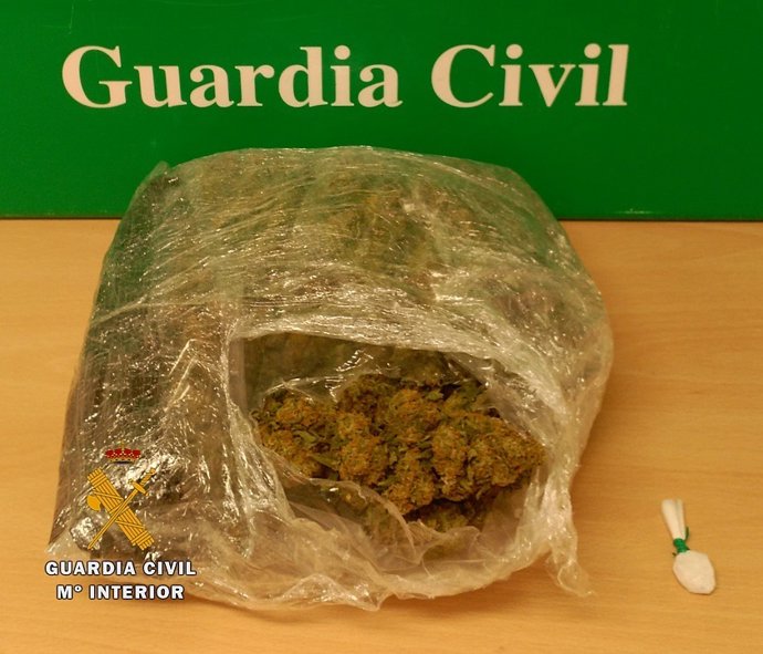 Droga ocupada  a los detenidos. 