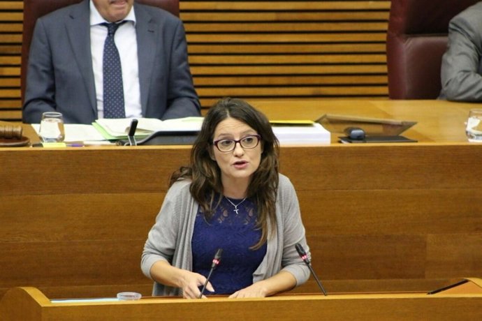 Oltra en el ple de les Corts