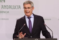 Junta llama a la "serenidad" y pide "responsabilidad" a Puigdemont para "no ahondar más en la fractura social"