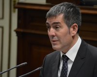 El presidente canario cree que habrá que negociar una reforma constitucional pero "sin ninguna pistola en la sien"