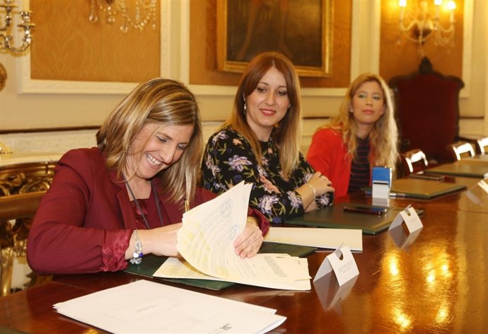 Irene García firma convenios sobre bienestar social