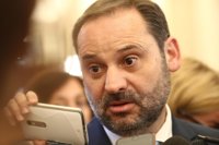 El PSOE aclara a sus diputados que no está rectificando al aplazar la reprobación de Sáenz de Santamaría