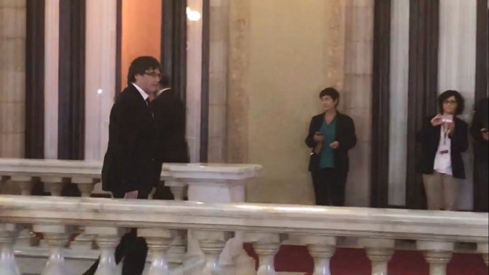 El pte.C.Puigdemont arriba al Parlament