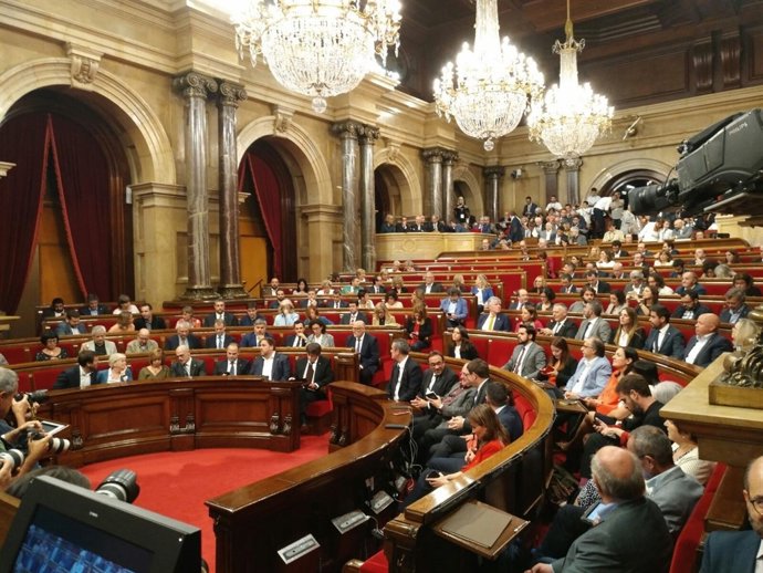 Ple del Parlament amb discurs del pte.C.Puigdemont sobre l'1-O