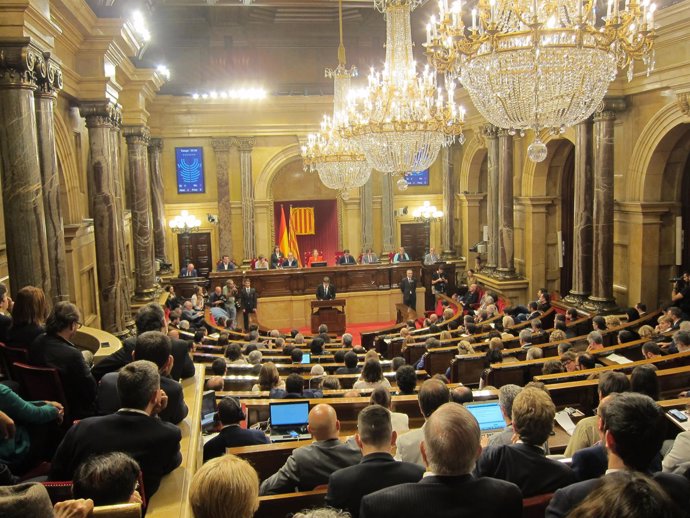 El pleno del Parlament durante la declaración del pte.C.Puigdemont