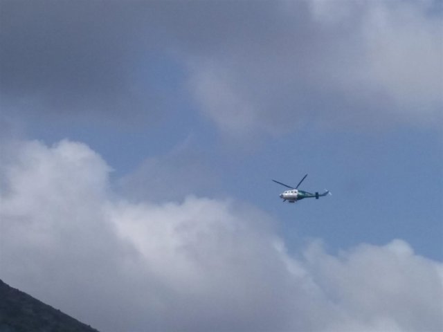 Medios aéreos de Andalucía en tareas de control de un incendio 