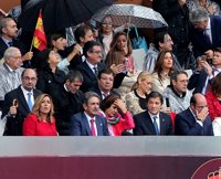 Pleno de los presidentes autonómicos no nacionalistas en el desfile del 12 de octubre en Madrid