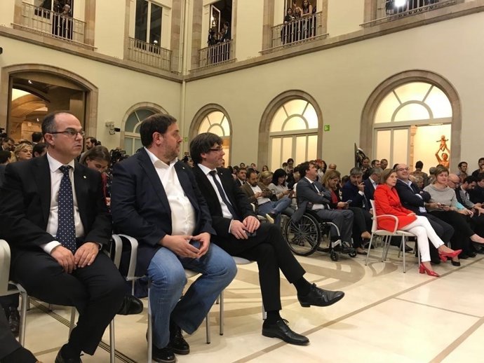 Jordi Turull, Oriol Junqueras i  Carles Puigdemont en el Parlament