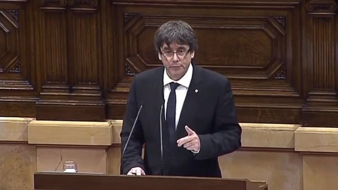 Puigdemont suspende unas semanas la proclamación de la independencia