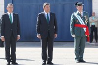 Director de la Guardia Civil dice que los agentes cumplen "órdenes judiciales" y lamenta ataques de "radicales"