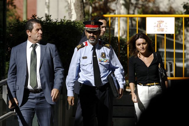 Trapero surt després de declarar en l'Audiència Nacional