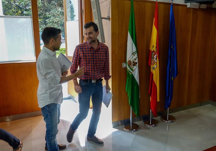 Antonio Maíllo, a su llegada a la rueda de prensa